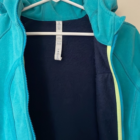 Lululemon jacket - Picture 3 of 6